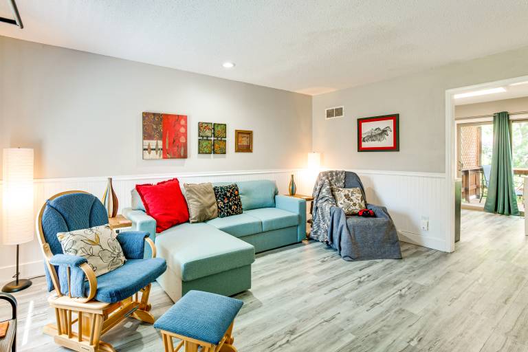Shop Dine & Unwind Walkable Overland Park Home