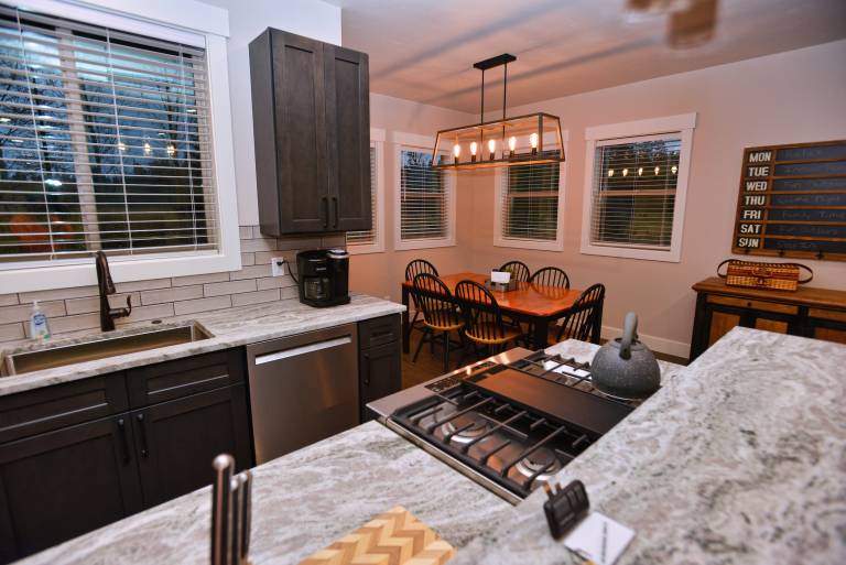 Home on the Range - Premium Golf Course Home - Pet Friendly - Upgraded Finishes — photo 4