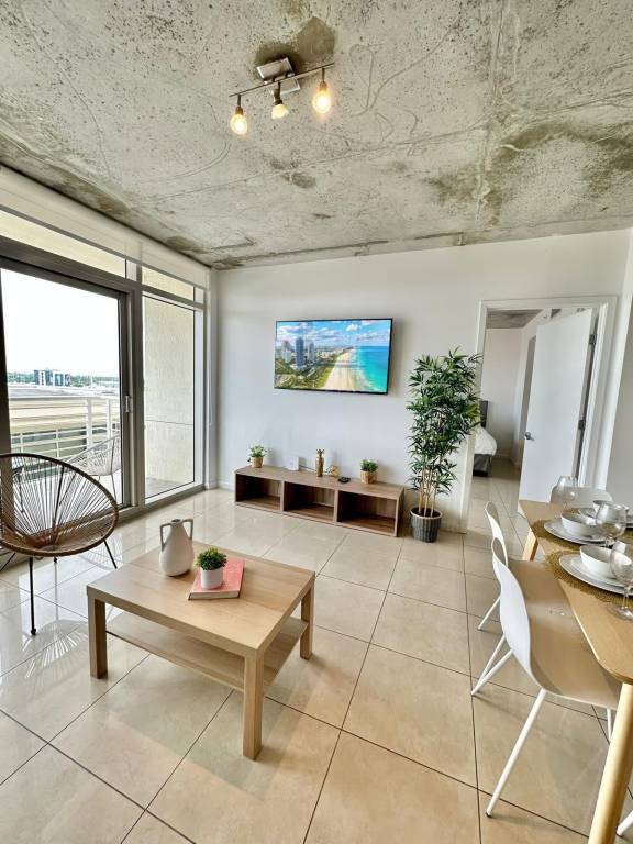 Beautiful Condo Enjoy in Midtown Miami