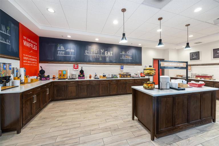 Hampton Inn and Suites by Hilton Logan — photo 4