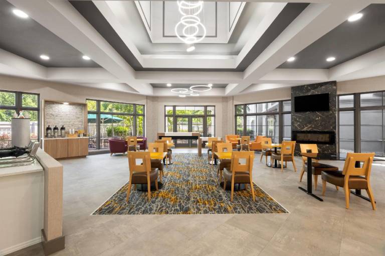 La Quinta Inn & Suites by Wyndham Raleigh Cary — photo 2