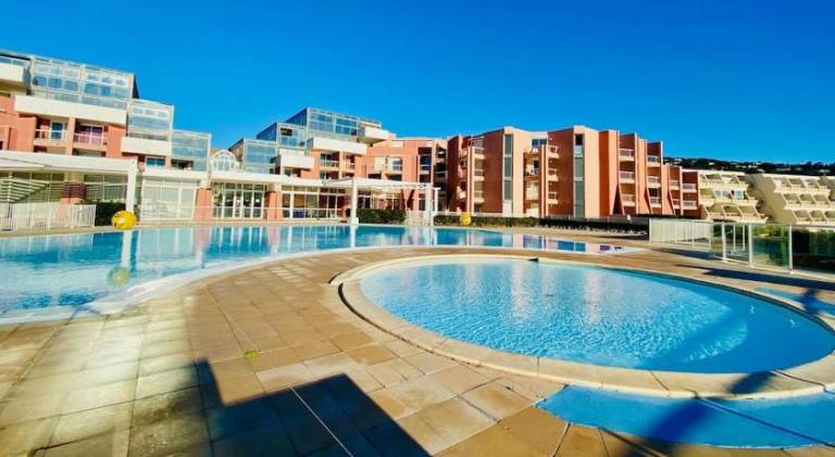 Rental apartment with pool — photo 3