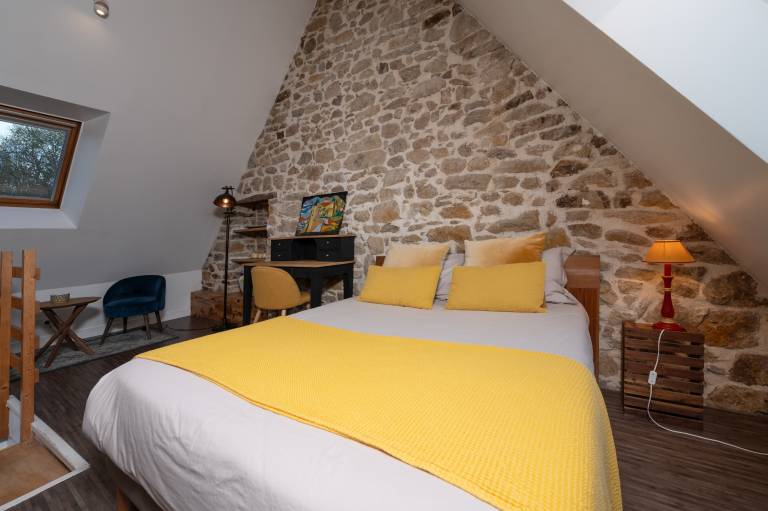 Vacation home with yard, grill & fast internet | River view in Auray