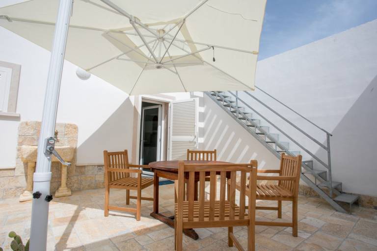 Family-oriented lovely villa with yard | Close to the beach | Pet-friendly — photo 3