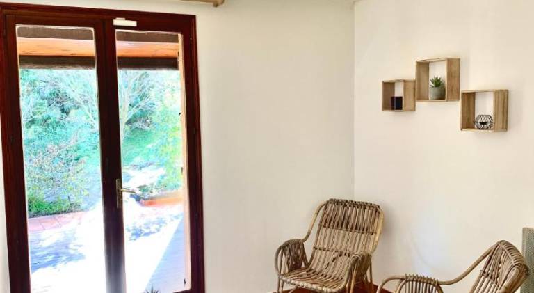 Villa with pool — photo 4