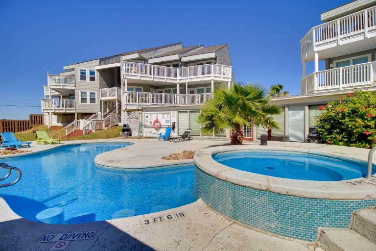 Boardwalk to the Beach! Mustang Island Condo — photo 3