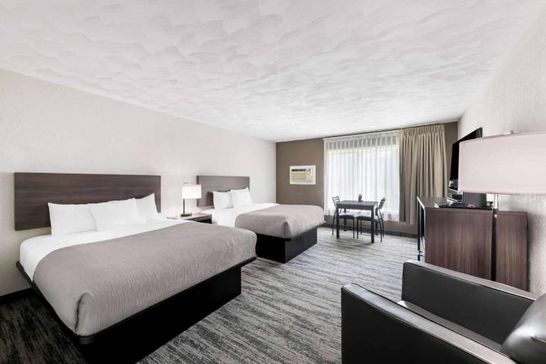 Quality Inn & Suites Munising — photo 2