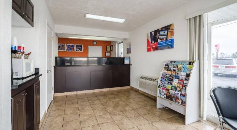 Motel 6 Commerce, GA — photo 3