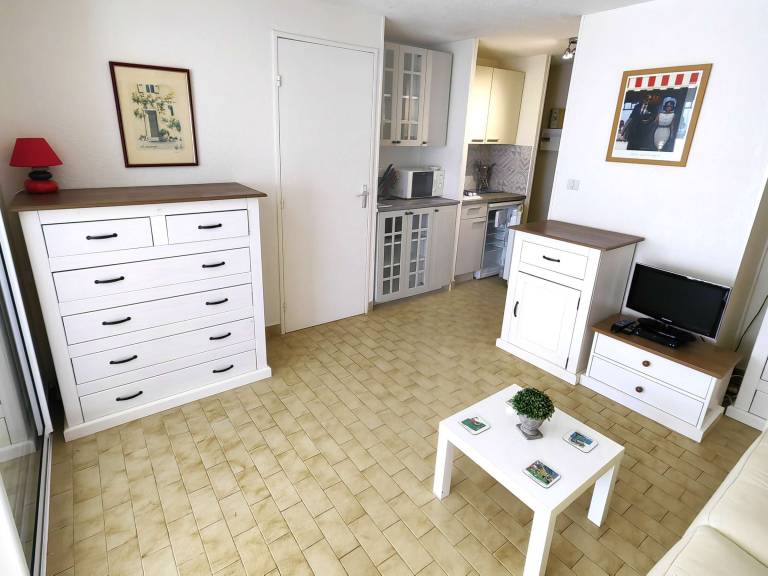 Lovely T2 cabin for 4 people, garden, 900m from the sea — photo 2