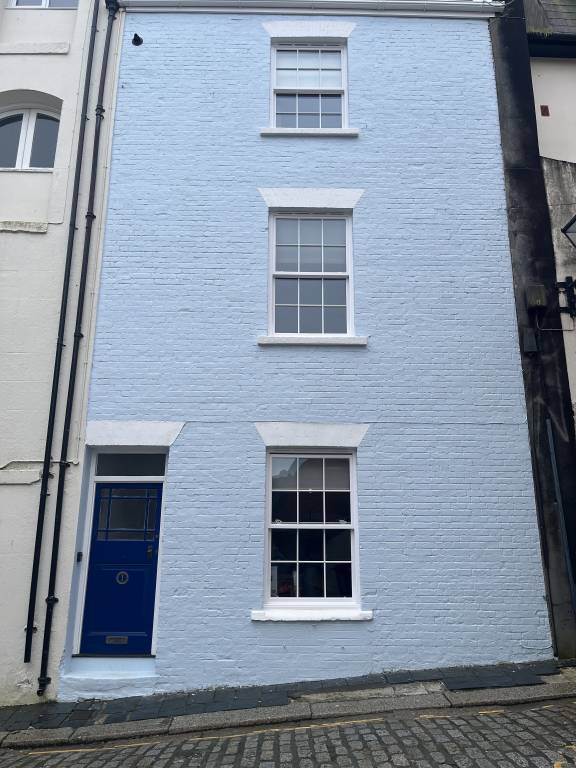 House Plymouth