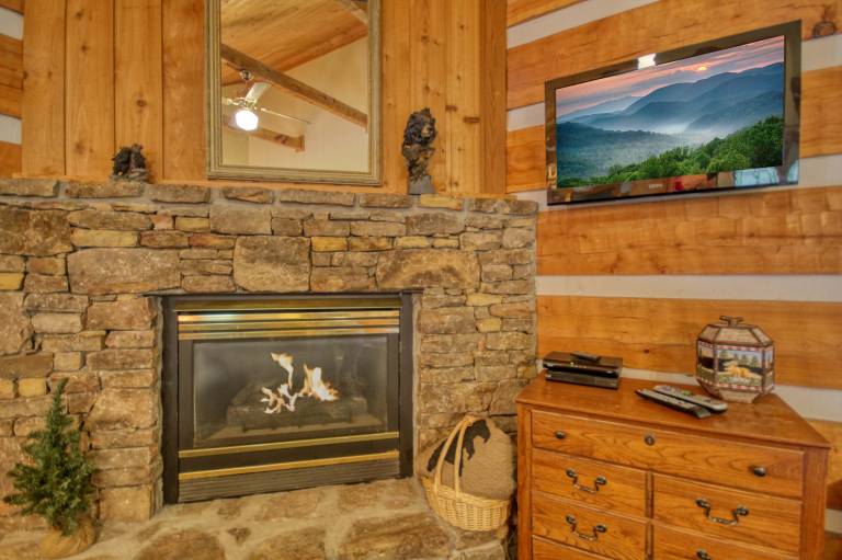 Family-oriented house with fast internet, hot tub & grill | City view | Pets are welcome — photo 3