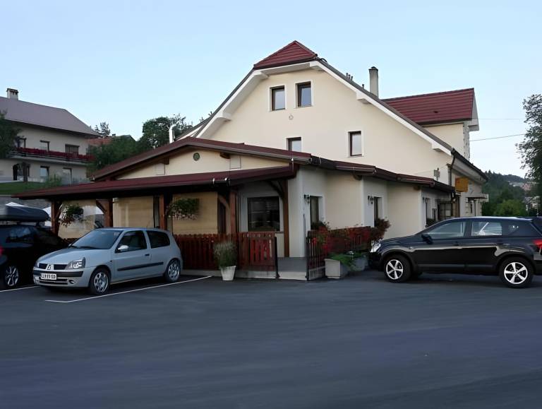 Prenočišče z zajtrkom Unec