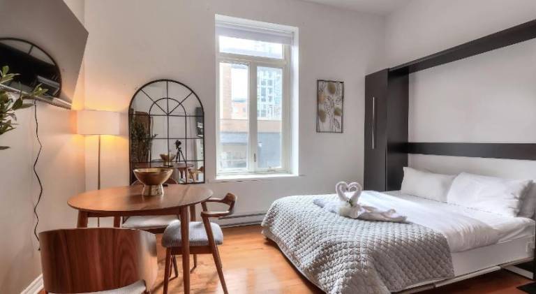 Beautiful rental apartment | Next to Notre-Dame Basilica | Dogs allowed — photo 2