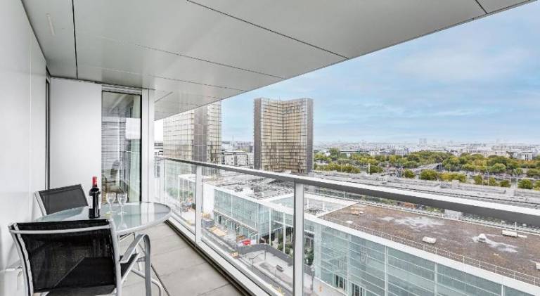 Suite Mitterand, Penthouse Parisien avec balcon — photo 4