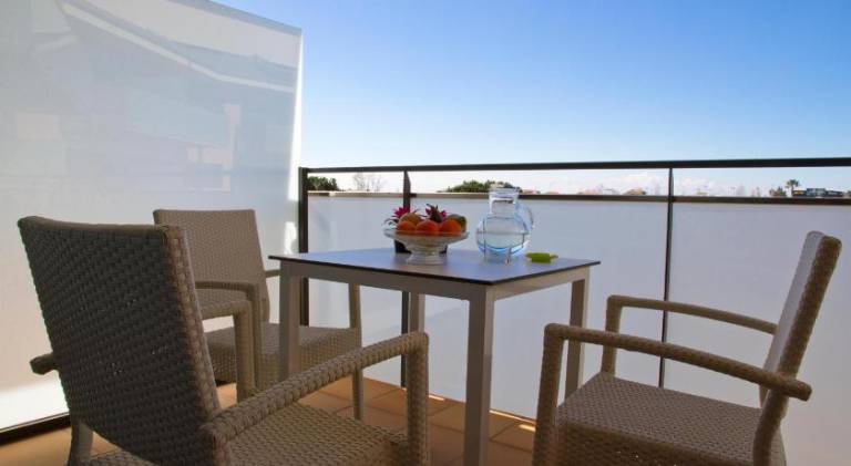 Rental apartment with garden, patio & pool | Pets are welcome — photo 2