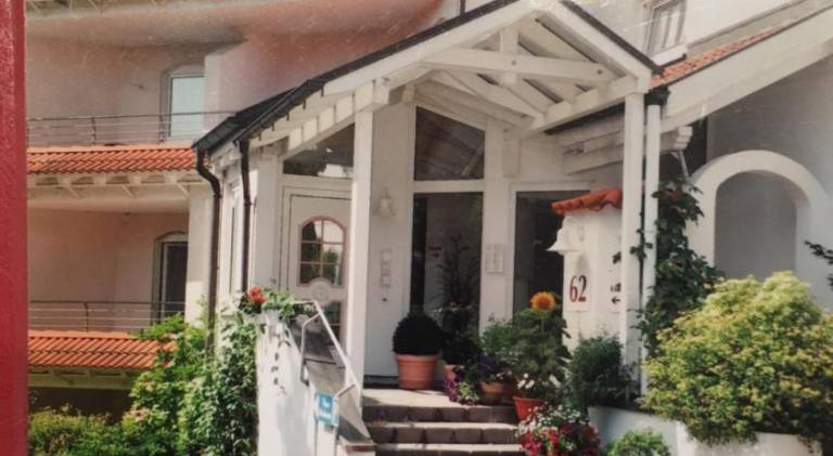 Serviced apartment with terrace & yard | Suitable for remote work in Stuttgart