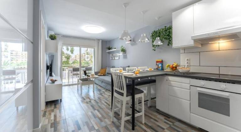 Holiday apartment with pool in Cambrils