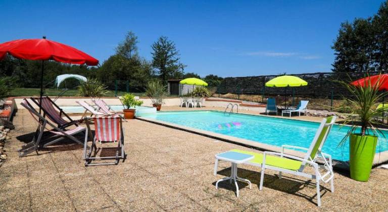 Vacation home with barbeque, garden & private pool in Tarbes