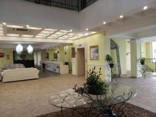 Apartment with pool — photo 5