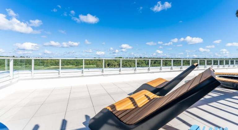 Holiday apartment with pool, patio & hot tub — photo 4