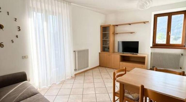 Apartment with patio in Arco