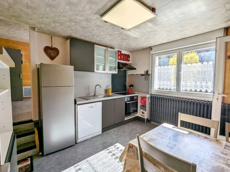 Apartment with barbeque — photo 4
