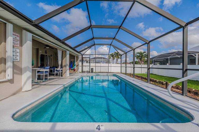 Romantic and comfort, large pool with outside TV - Stars Vacation Rentals — photo 4