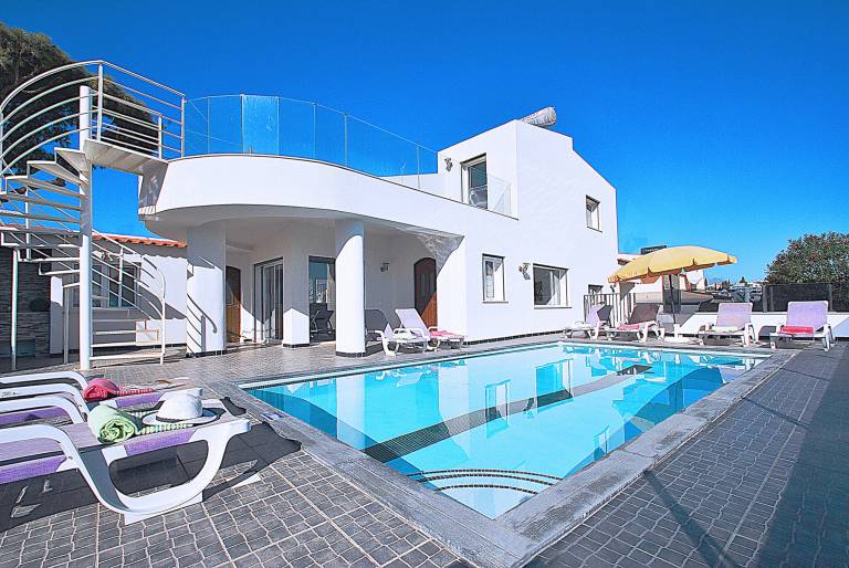 Villa with private pool, yard & patio — photo 2