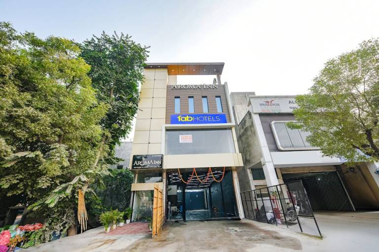 FabHotel Kavya Inn