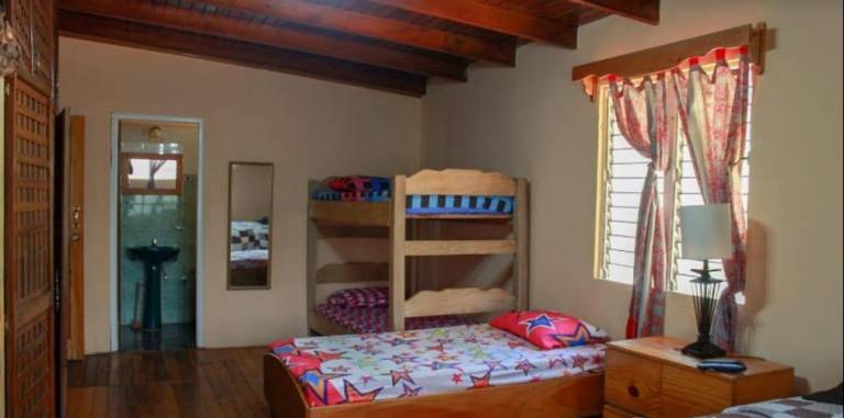 Hostal Calandria — photo 4