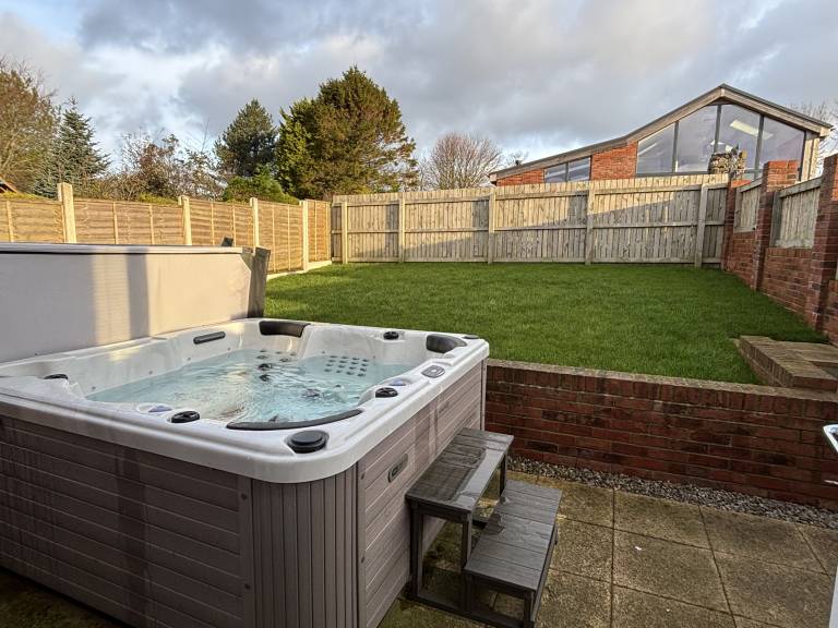 Cottage with garden & jacuzzi — photo 2
