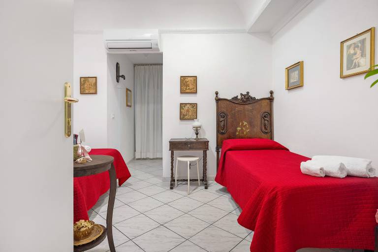 Dedicated room with fast internet | Next to Palermo Cathedral | City view | Pets allowed — photo 5