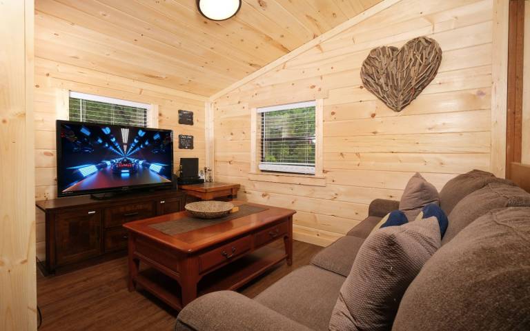 Over the Top - Pets Welcome, Mountain Views, Hot Tub, Wood-burning Fireplace — photo 3
