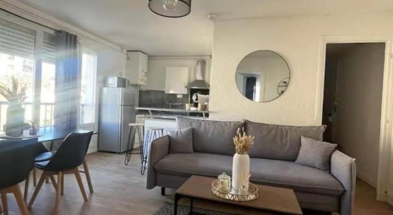 Holiday apartment | Dogs allowed in Bourg-les-Valence