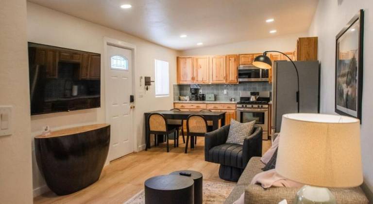 Holiday apartment with hot tub in Albuquerque, NM