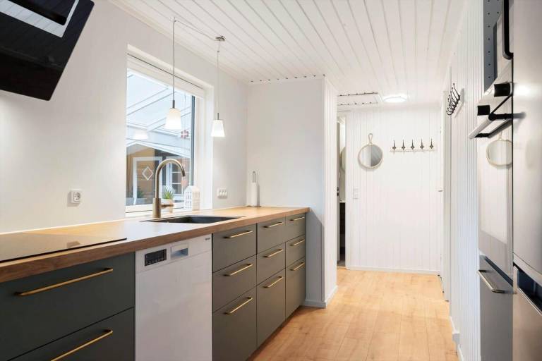 House with patio & grill | Dogs allowed — photo 4