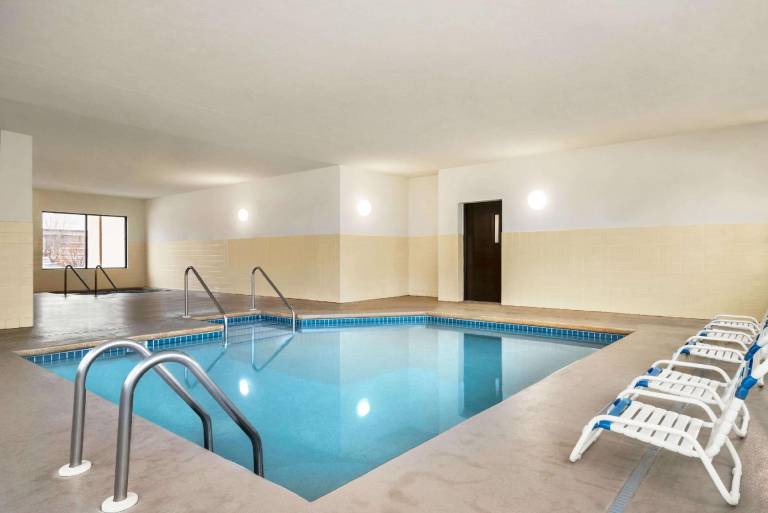 Howard Johnson by Wyndham Appleton — photo 4