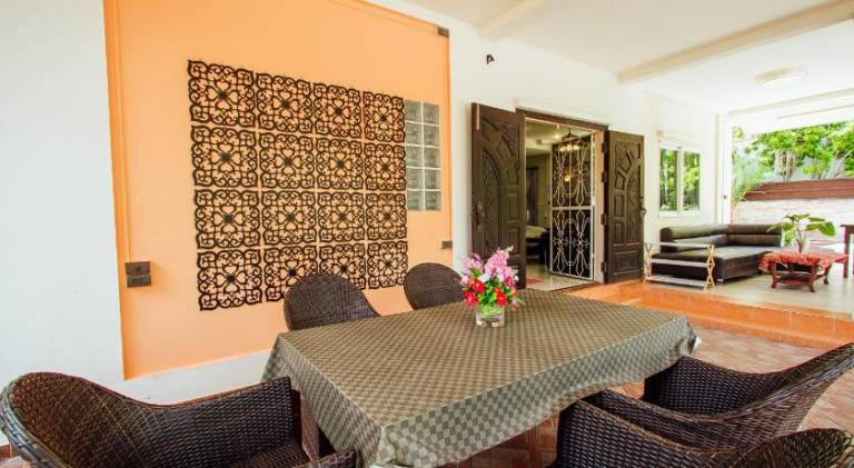 Villa with pool | Pets are welcome — photo 5