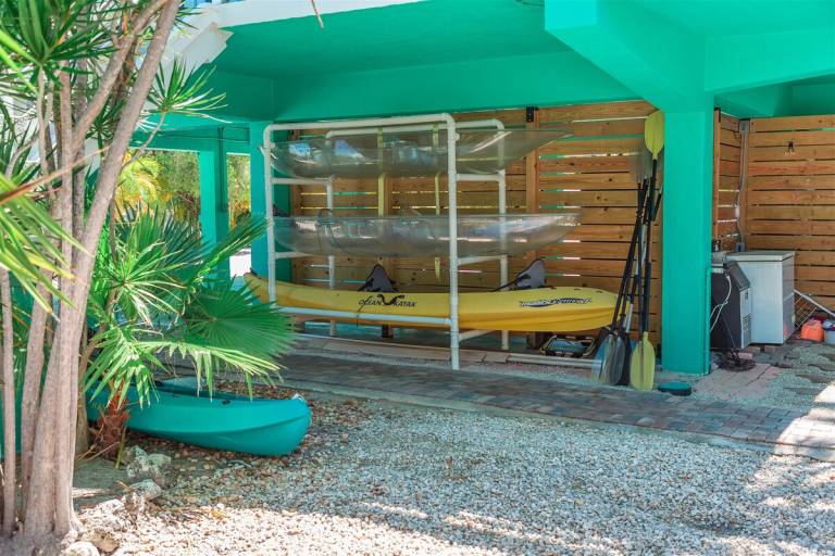 Sea Haven Waterfront Pool Home, 35' Dock, Walk to the Beach — photo 4