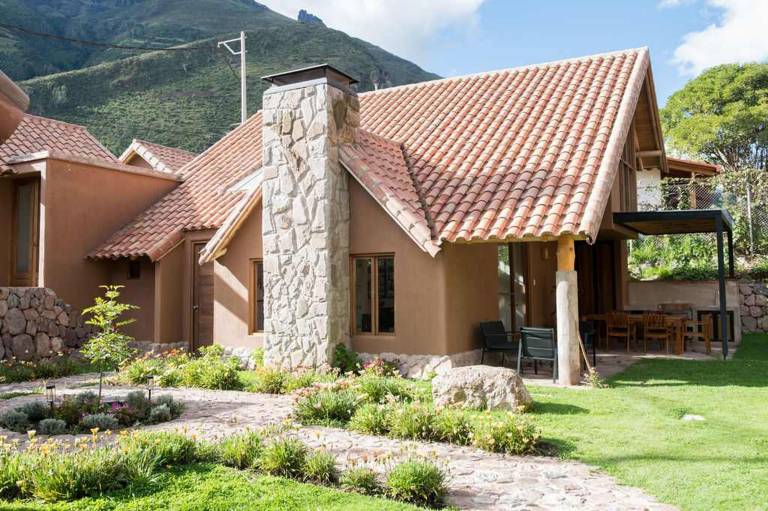 Family-oriented house with fast internet & BBQ | Pet-friendly in Calca