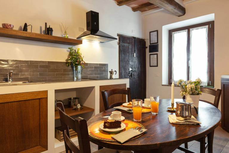 Family-friendly charming apartment with sauna, heated pool & patio | Suitable for remote work | Dogs allowed — photo 4