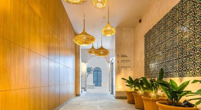 Serviced apartment with patio & pool | Pets allowed in Chiclana de la Frontera
