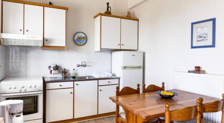 Rental apartment with terrace, yard & barbeque — photo 4