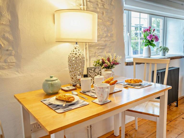Cottage with garden — photo 5