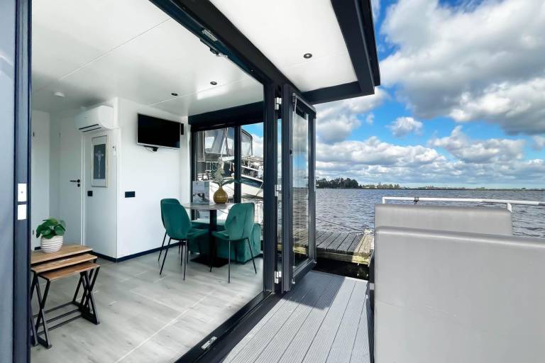Wonderful boat with patio | Dogs allowed — photo 4