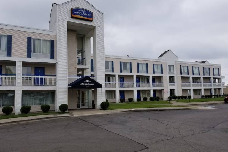 Travelodge by Wyndham Lansing IL