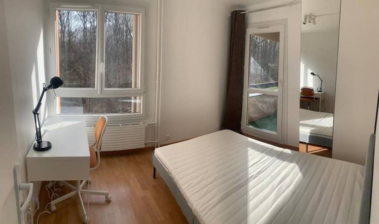 Private room with patio — photo 2