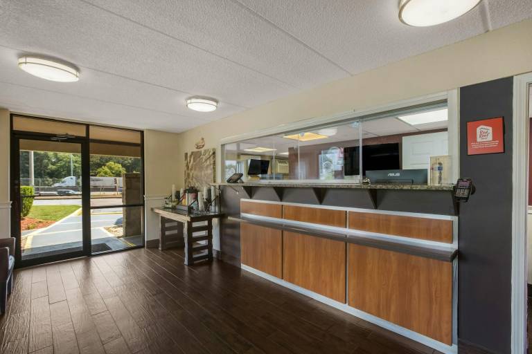 Red Roof Inn Atlanta South - Morrow — photo 5