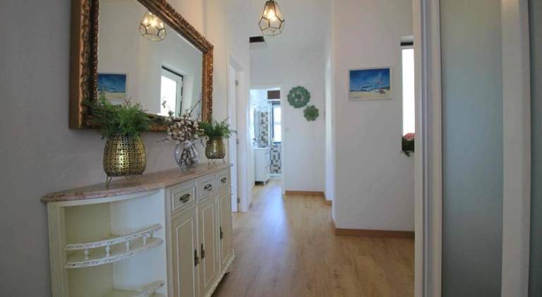 House with yard & terrace | Perfect for remote work — photo 3