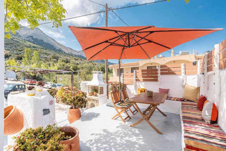 Holiday Home 'Mannas House 2' with Mountain View, Wi-Fi and Air Conditioning in Rhodes